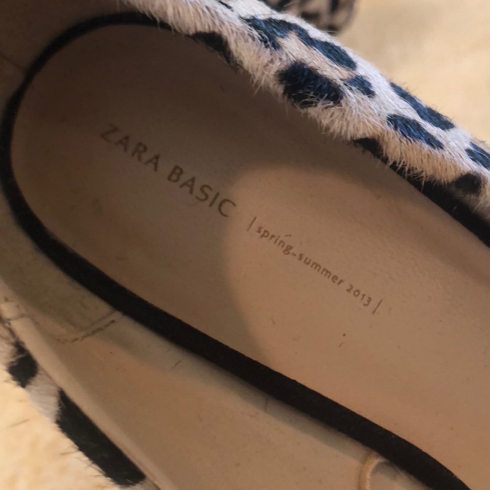 SOLD• Zara printed calf hair zebra pumps 39 - Picture 4 of 8